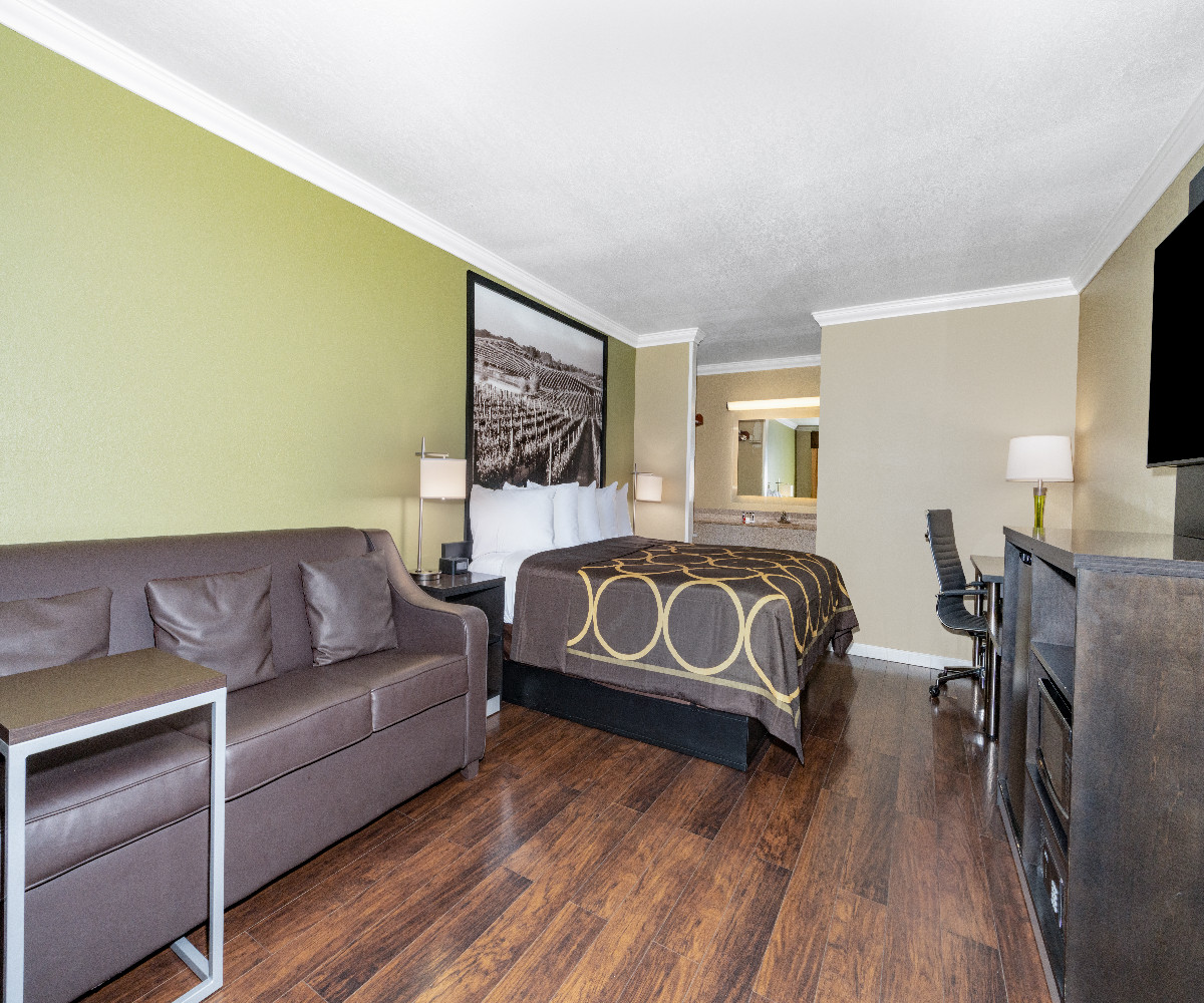 1 King Bed, Mobility/Hearing Impaired Accessible Room, Non-Smoking